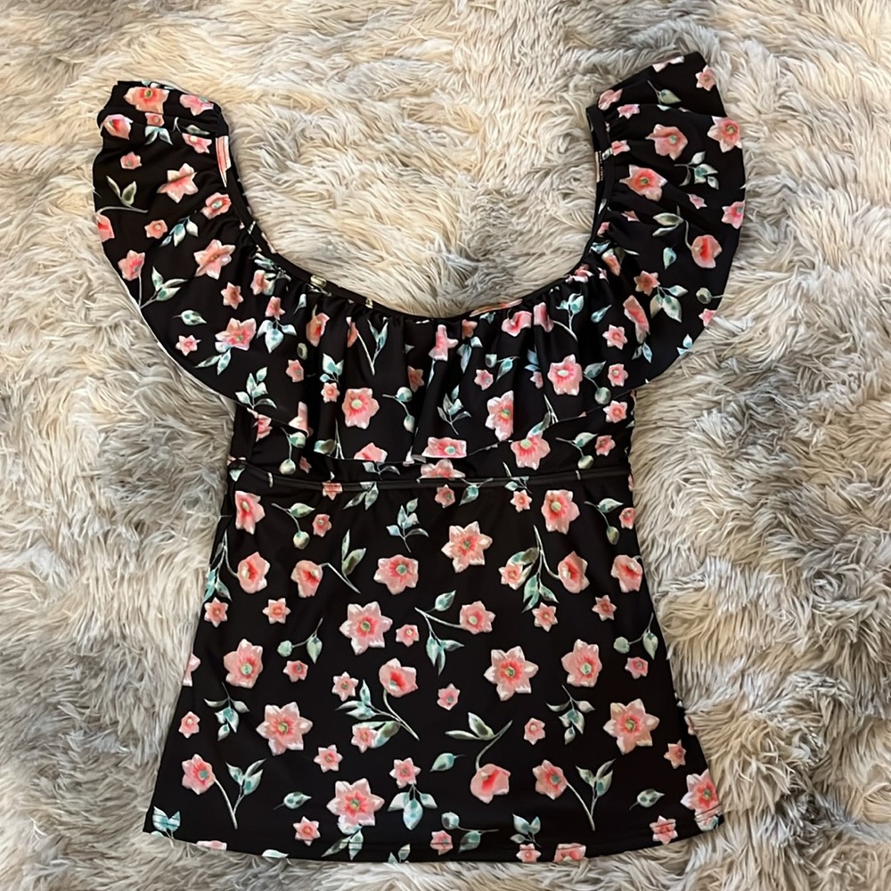5 Piece Swimsuit and Cover-Up Bundle! - Picture 4 of 15